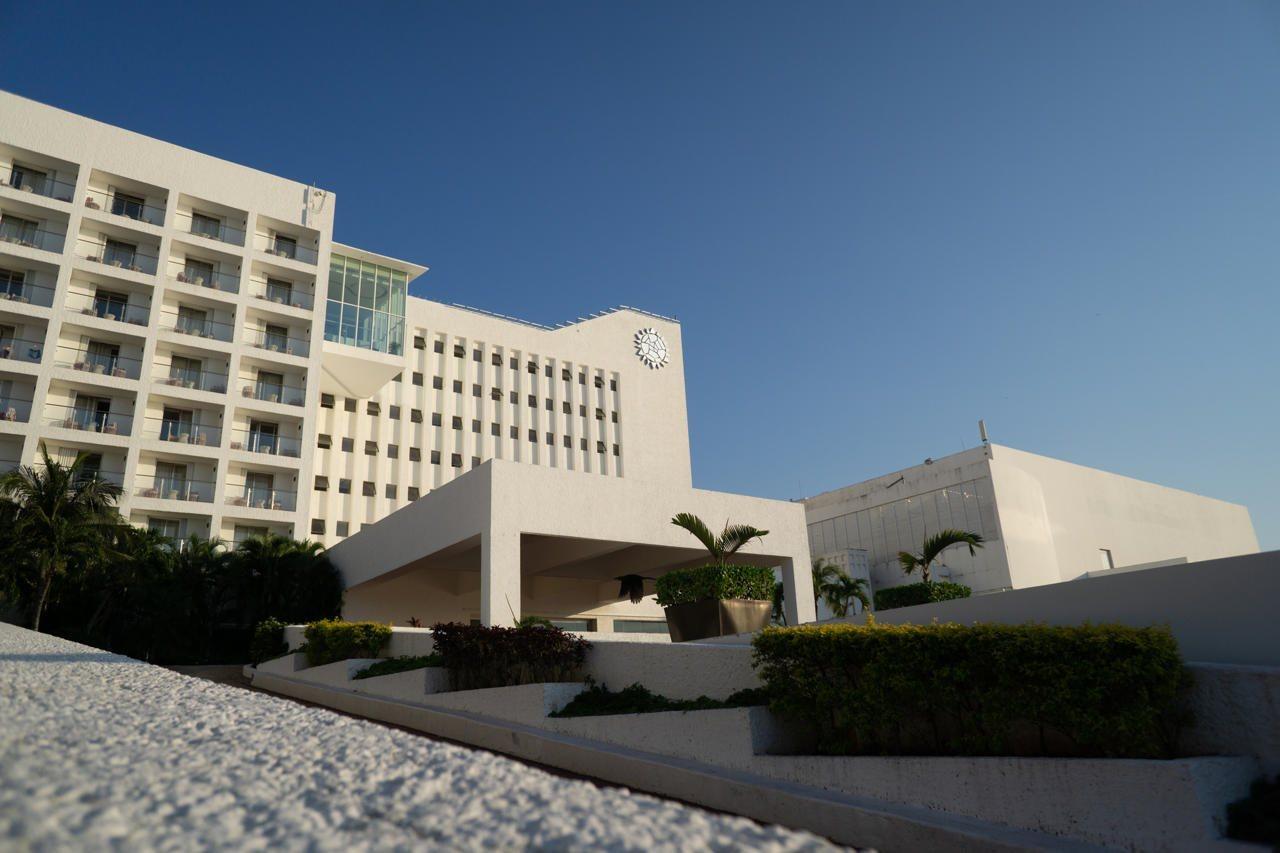 Sunset Royal Hotel Cancún Buitenkant foto